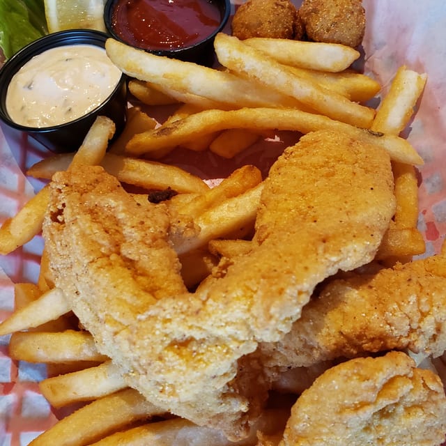 Fried Catfish Basket.