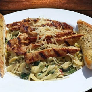 Nola Spinach Pasta